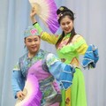 多彩二人转：欢笑与深情的曲调