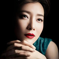 玻璃碎心曲：拥抱碎成刃，亲吻裂成疤