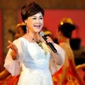 民歌回顾：在那桃花盛开的地方，敖包相会