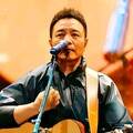 民谣小酒馆｜孤灯伴曲，细数过往意难平