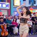 『广场舞飞扬』动感旋律伴您舞动青春